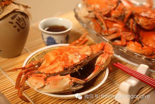 变螃蟹吃瓜被发现视频,一场意外发现的趣味瞬间