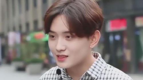 吃瓜观众吵架视频播放,网络视频引发观众激烈争执