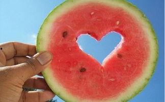 吃蜜瓜直播搞笑视频,笑果连连，甜蜜瞬间